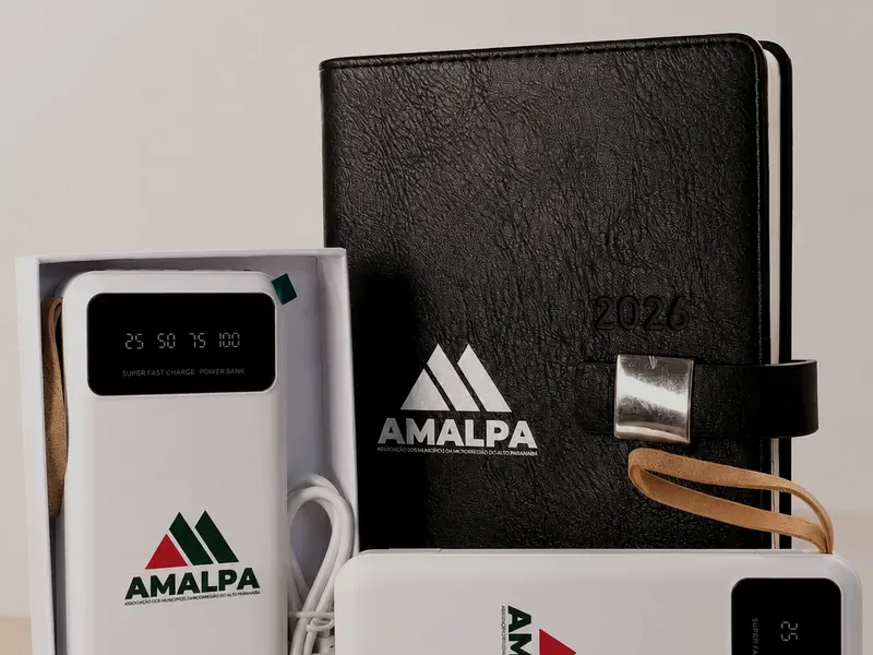 Kit corporativo com agenda e power bank personalizados